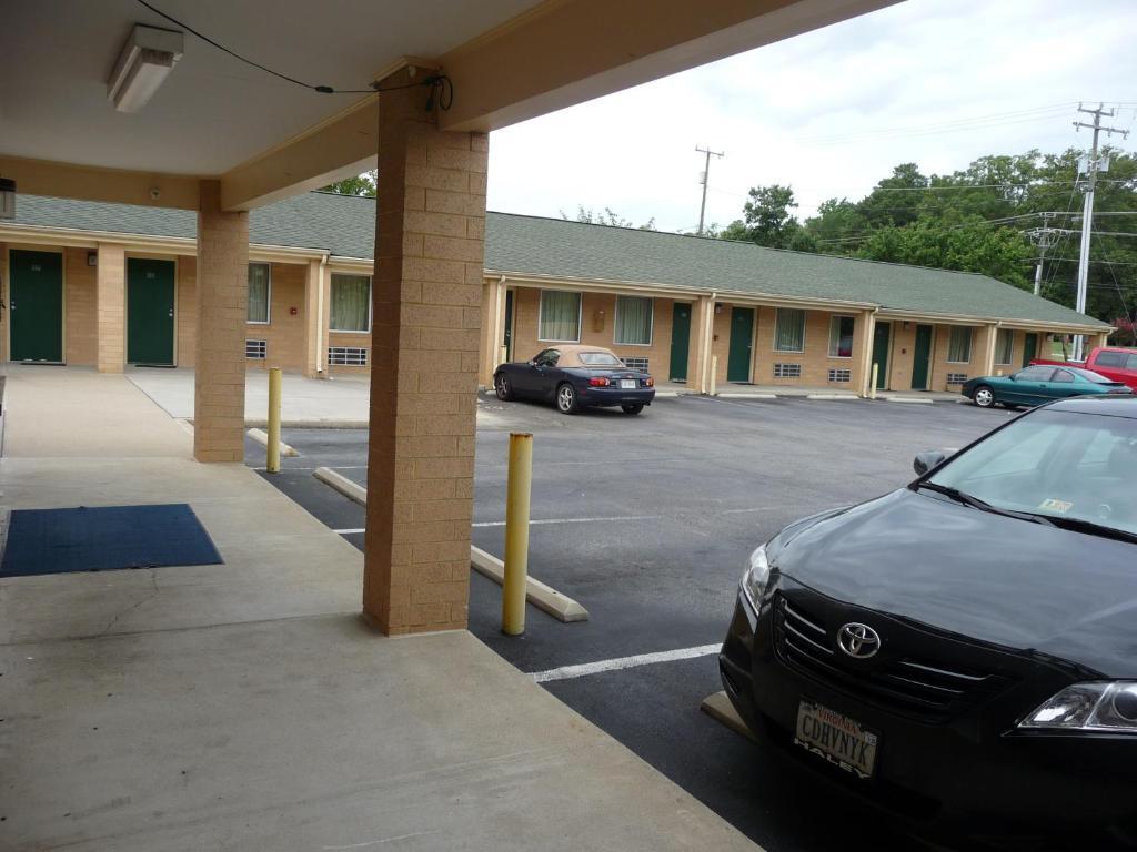 Royal Inn Motel Richmond Brandermill Esterno foto